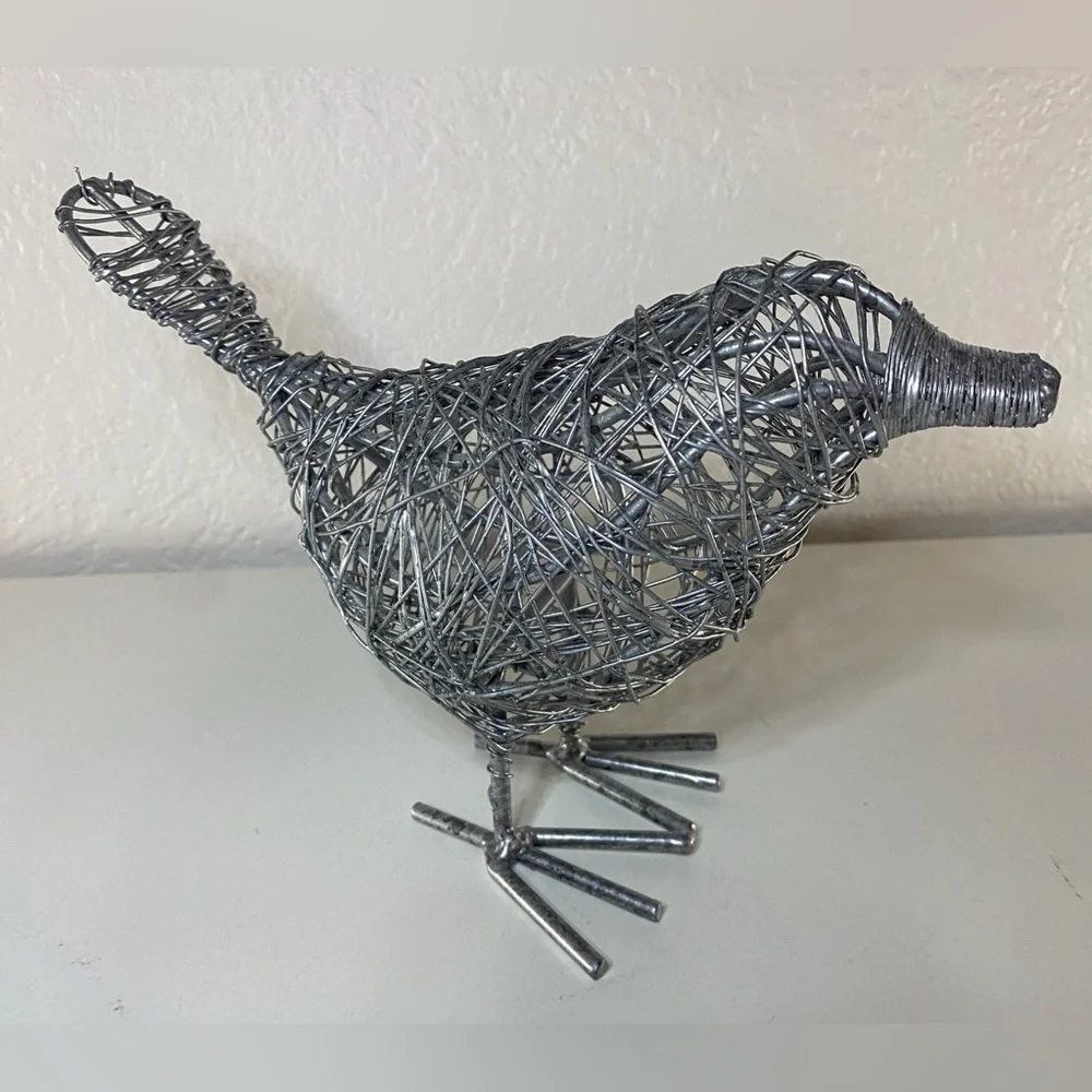 Metal Woven Wire Mesh Bird Sculpture Figurine Handcrafted Silver Wire Art 5.5”